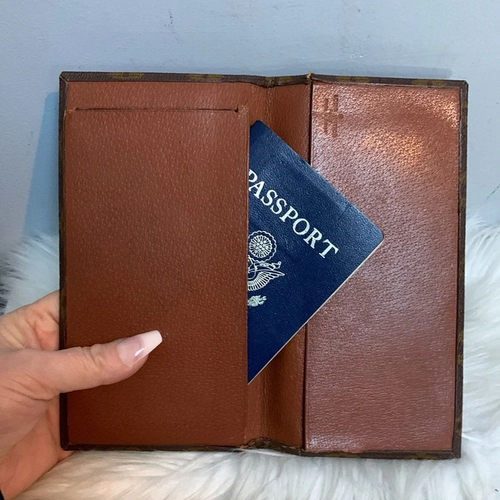 Pre-Date Code Authentic Louis Vuitton checkbook holder_12